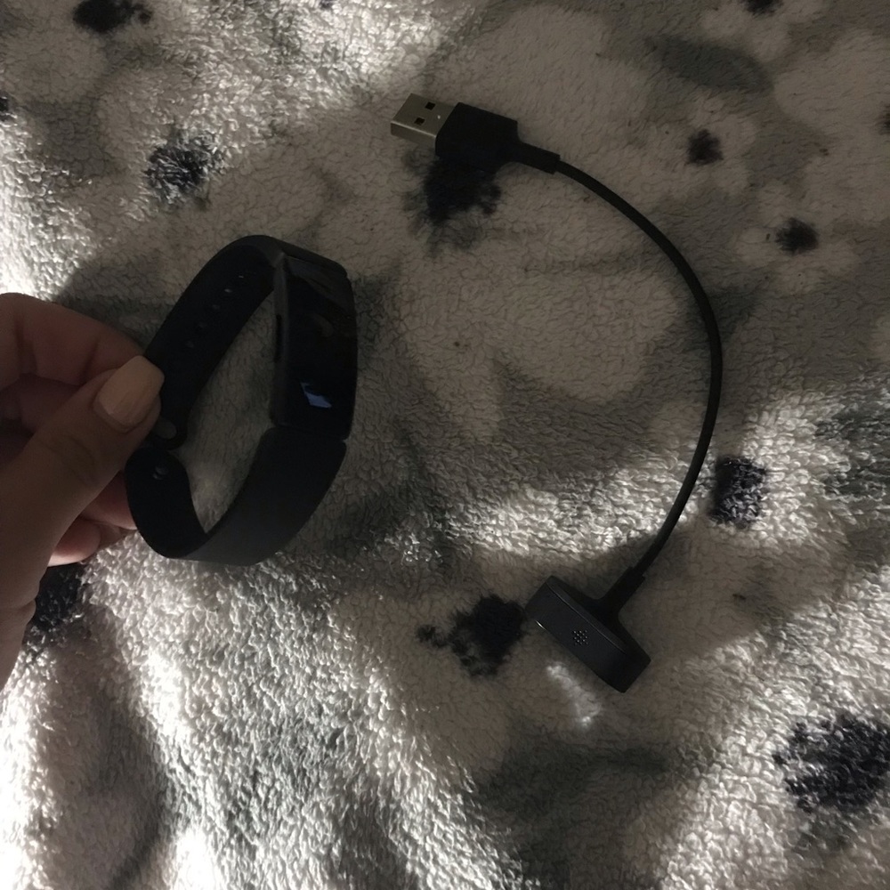 Fitbit Alta - Picture 2 of 3